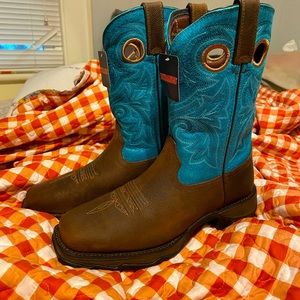 Women’s Durango size 10